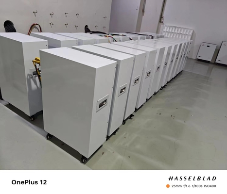 10.24kWh-30kwh zonne-opslagbatterij Lithium-ion-uitgangsvermogen bereik voor aansluiting op het net