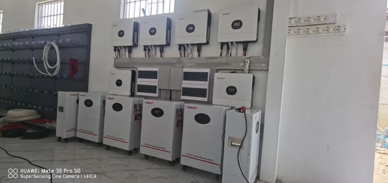 10.24kWh-30kwh zonne-opslagbatterij Lithium-ion-uitgangsvermogen bereik voor aansluiting op het net